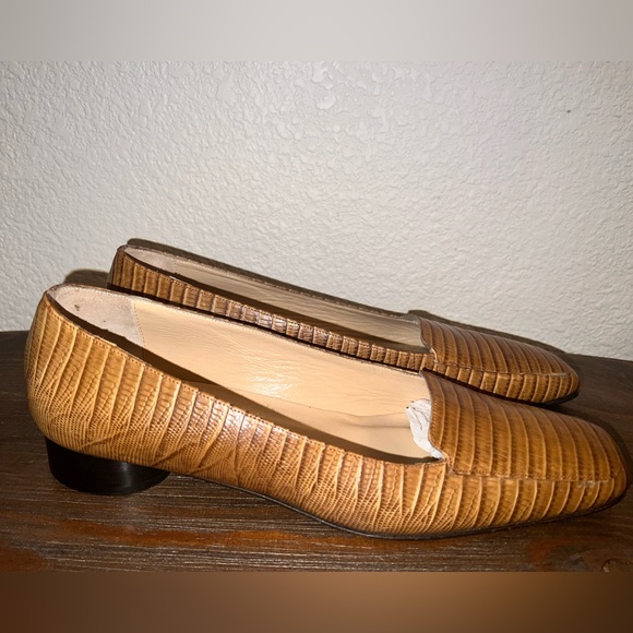 Vintage Isaac Mizrahi Women's Flat Shoe Brown Size 9M - Picture 4 of 7